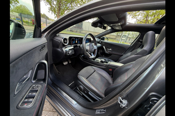 Mercedes-Benz A-Klasse 180 PRESTIGE AMG 2020 PANO LEDER ALCANTARA CARPLAY
