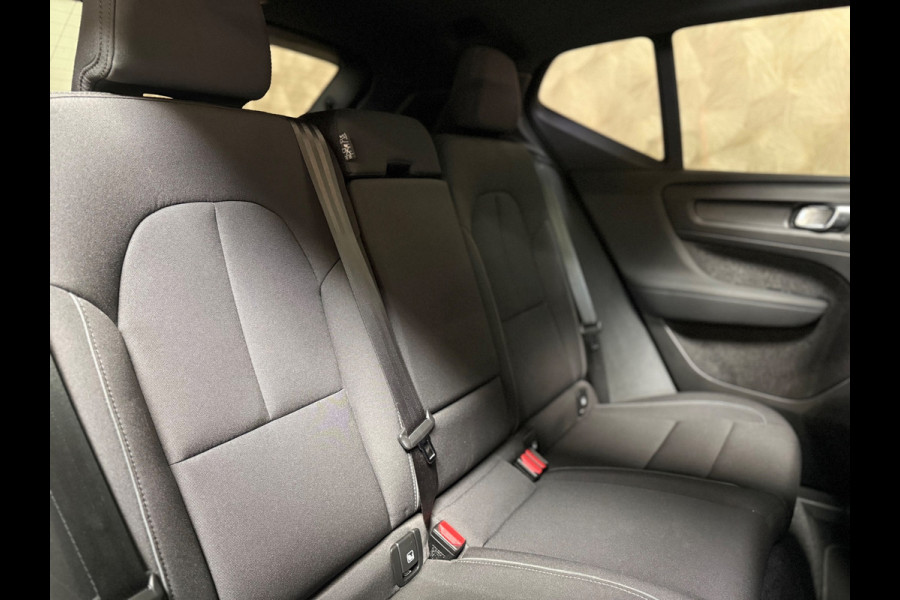 Volvo XC40 Ultimate Recharge Pure 70 kWh P8 | Pano | Stuur/Stoel verwarming | Camera | Google | H&K