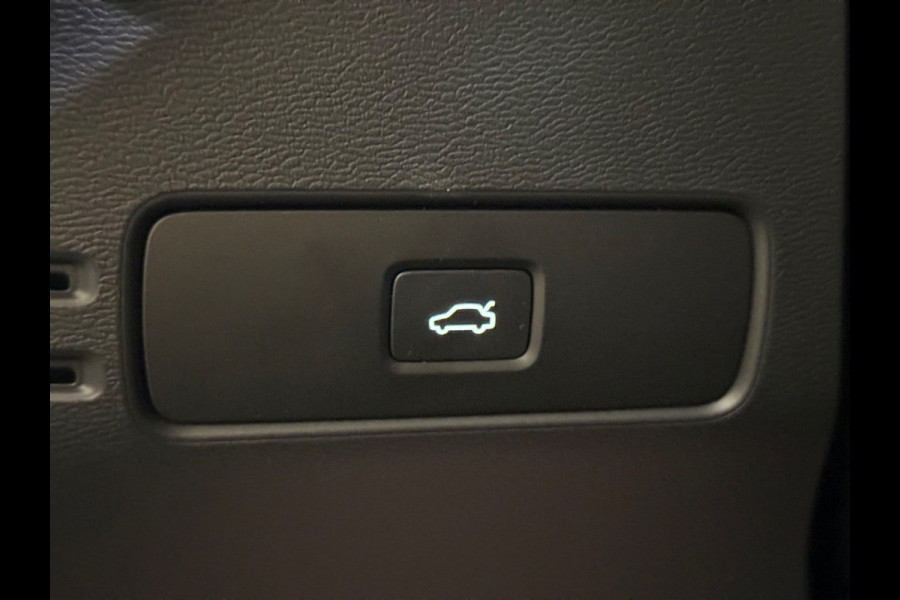 Volvo XC40 Ultimate Recharge Pure 70 kWh P8 | Pano | Stuur/Stoel verwarming | Camera | Google | H&K