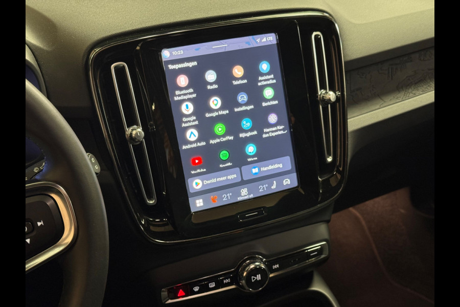 Volvo XC40 Ultimate Recharge Pure 70 kWh P8 | Pano | Stuur/Stoel verwarming | Camera | Google | H&K