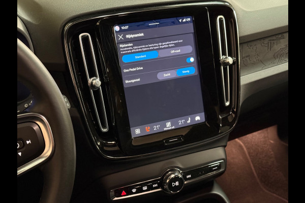 Volvo XC40 Ultimate Recharge Pure 70 kWh P8 | Pano | Stuur/Stoel verwarming | Camera | Google | H&K
