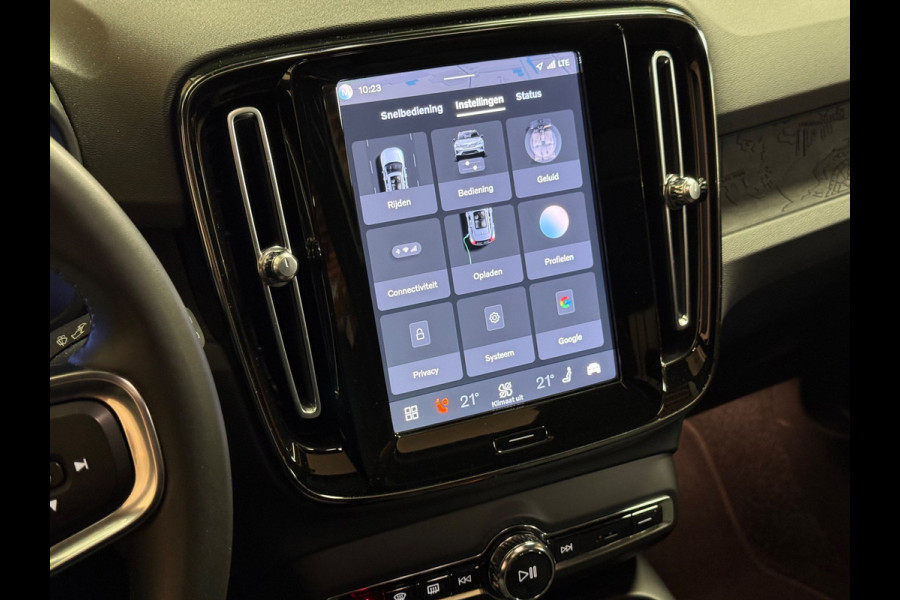 Volvo XC40 Ultimate Recharge Pure 70 kWh P8 | Pano | Stuur/Stoel verwarming | Camera | Google | H&K