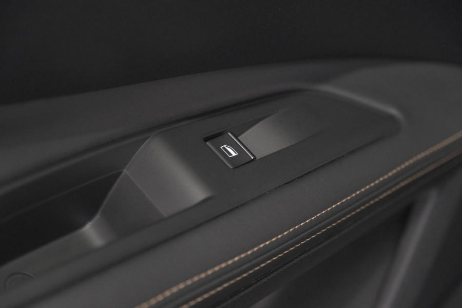 Peugeot 3008 PureTech 130 EAT8 GT | Camera | Adaptieve Cruise Control | Alcantara Bekleding | Dodehoekdetectie