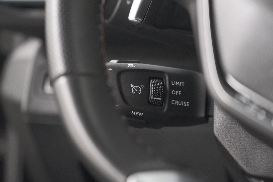 Peugeot 3008 PureTech 130 EAT8 GT | Camera | Adaptieve Cruise Control | Alcantara Bekleding | Dodehoekdetectie