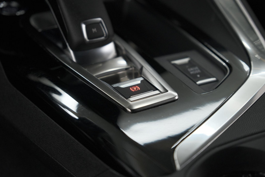 Peugeot 3008 PureTech 130 EAT8 GT | Camera | Adaptieve Cruise Control | Alcantara Bekleding | Dodehoekdetectie