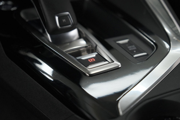 Peugeot 3008 PureTech 130 EAT8 GT | Camera | Adaptieve Cruise Control | Alcantara Bekleding | Dodehoekdetectie
