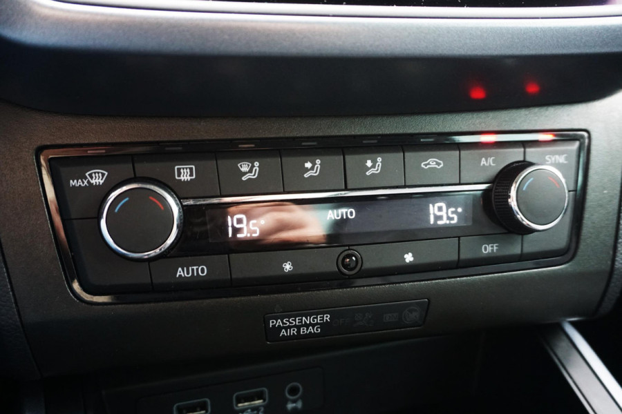 Seat Arona 1.0 TSI Style Business Intense/Carplay/camera/NAP