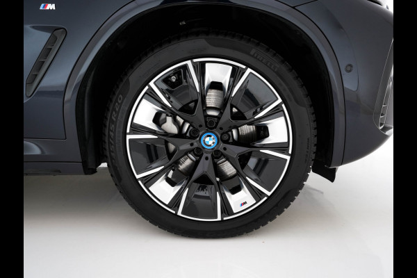 BMW iX3 High Executive 80 kWh Facelift [ 3-Fase-11kW) ] {SOH-100%} (INCL-BTW) Aut. *PANO | LEATHER | ADAPTIVE-CRUISE | FULL-LED | HARMAN/KARDON | TOPVIEW | MEMORY-PACK | BLINDSPOT | DIGI-COCKPIT | HEATED-COMFORTSEATS | DAB+ | NAVI-FULLMAP | HEAD-UP | 20''ALU
