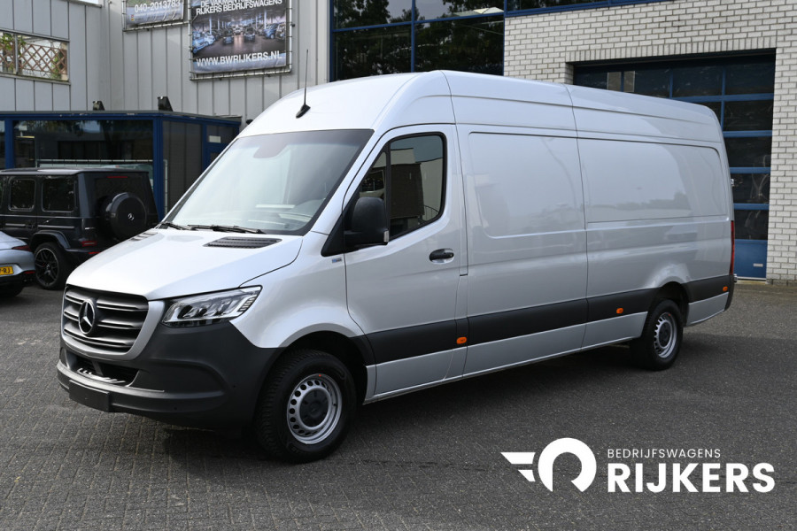 Mercedes-Benz Sprinter 317 CDI L3H2 3500 KG trekhaak, LED, Geveerde stoel
