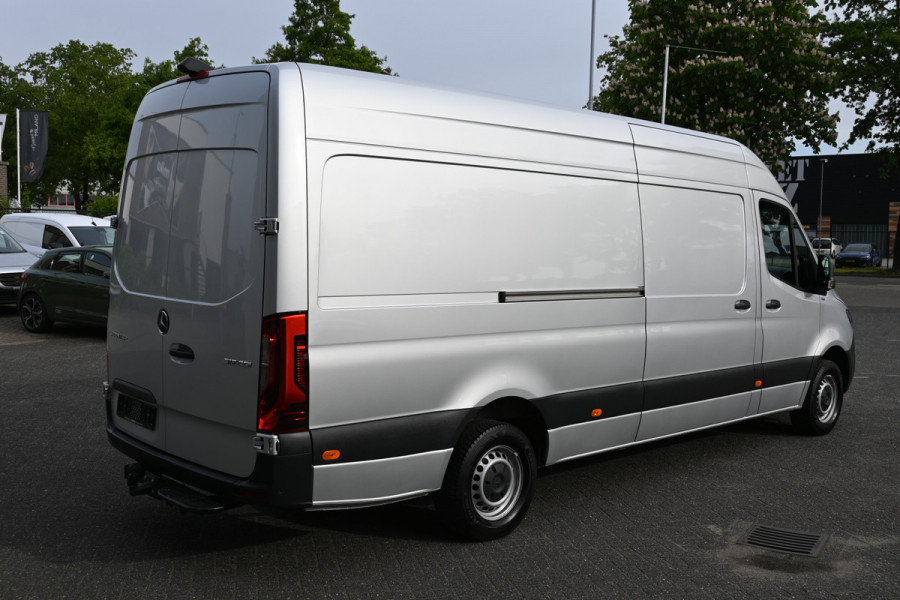 Mercedes-Benz Sprinter 317 CDI L3H2 3500 KG trekhaak, LED, Geveerde stoel
