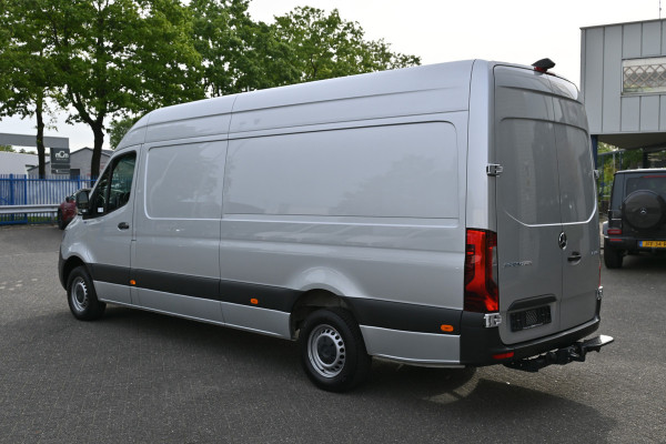 Mercedes-Benz Sprinter 317 CDI L3H2 3500 KG trekhaak, LED, Geveerde stoel