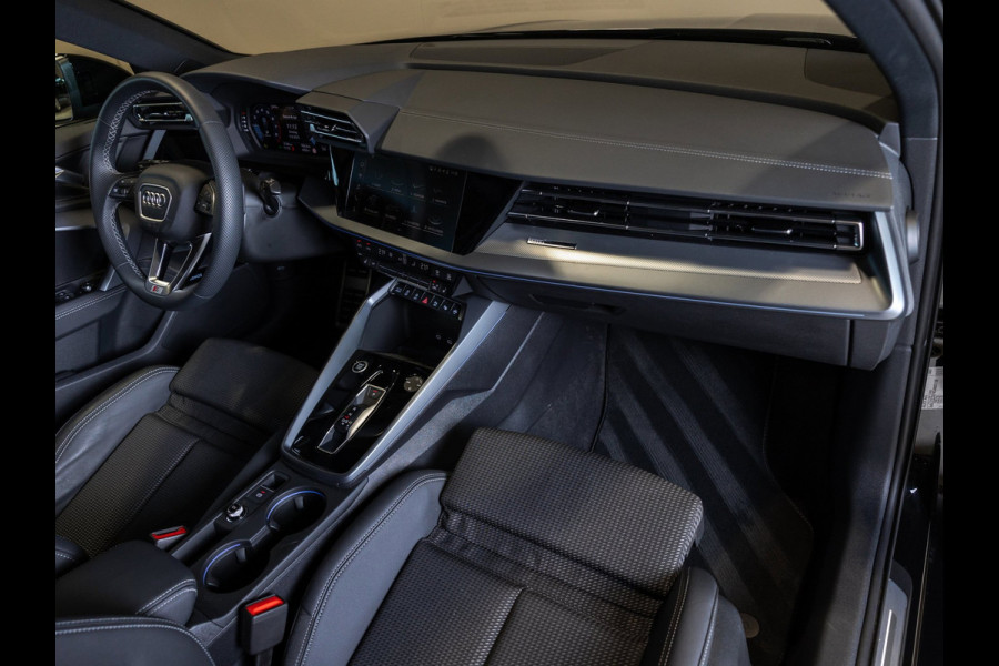 Audi A3 Sportback 35 TFSI 2x S-Line edition / 150pk / Panorama dak / Sonos / Achteruitrij camera /