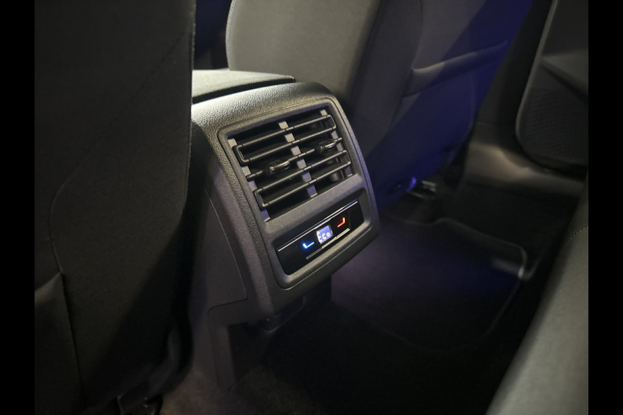 Volkswagen Golf eHybrid 204PK DSG STYLE CAMERA/NAVI/CARPLAY PLUG IN HYBRIDE