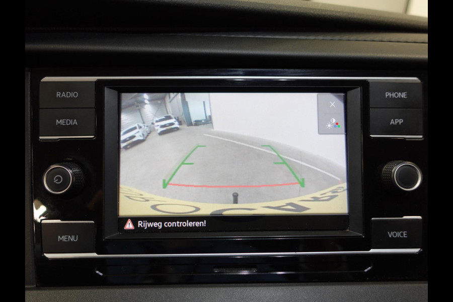 Volkswagen Transporter 110PK L1H1 Airco Cruise Control Trekhaak Camera Apple Carplay/Android Auto