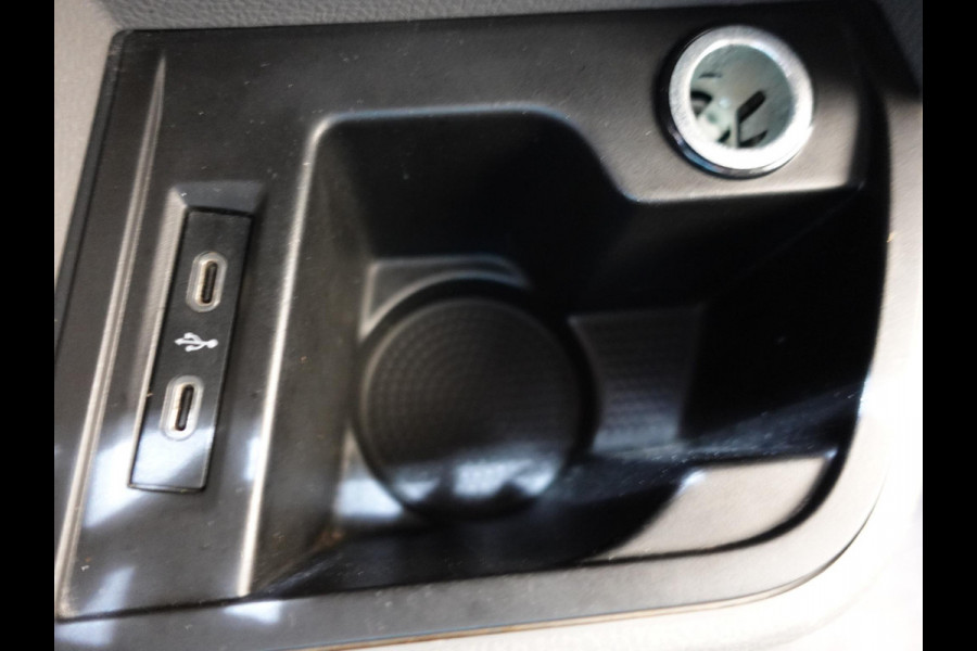 Volkswagen Transporter 110PK L1H1 Airco Cruise Control Trekhaak Camera Apple Carplay/Android Auto