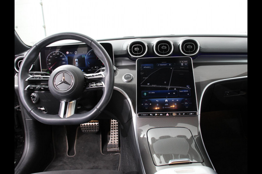 Mercedes-Benz C-Klasse 300e AMG Line sedan Automaat Climate control Adaptieve cruise control Parkeersensoren Achteruitrijcamera Sfeerverlichting Stoelverwarming Keyless LED Navigatie