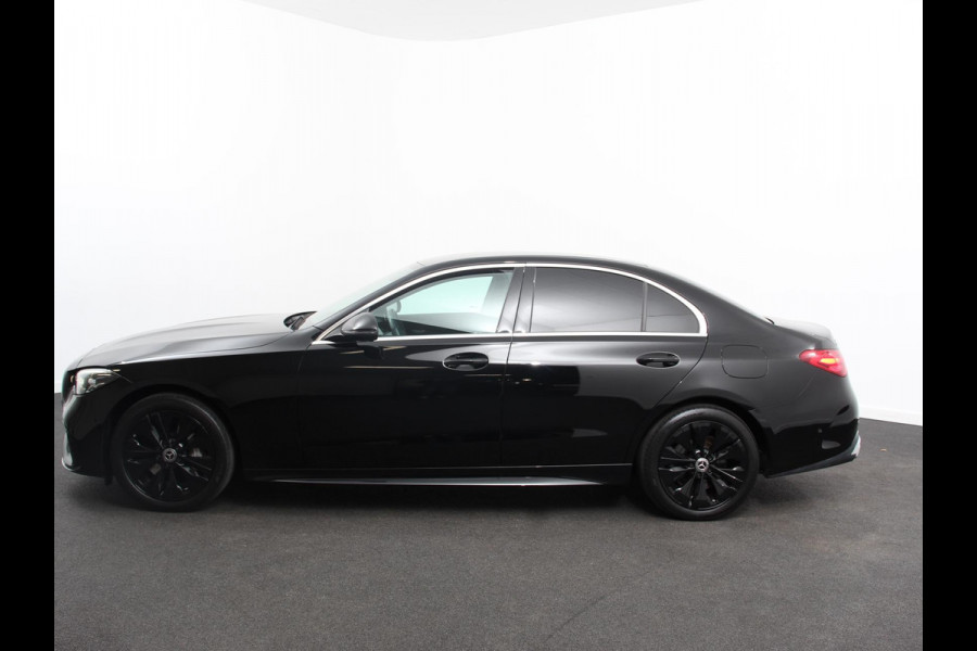 Mercedes-Benz C-Klasse 300e AMG Line sedan Automaat Climate control Adaptieve cruise control Parkeersensoren Achteruitrijcamera Sfeerverlichting Stoelverwarming Keyless LED Navigatie