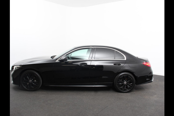 Mercedes-Benz C-Klasse 300e AMG Line sedan Automaat Climate control Adaptieve cruise control Parkeersensoren Achteruitrijcamera Sfeerverlichting Stoelverwarming Keyless LED Navigatie