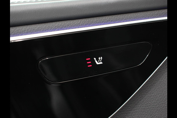 Mercedes-Benz C-Klasse 300e AMG Line sedan Automaat Climate control Adaptieve cruise control Parkeersensoren Achteruitrijcamera Sfeerverlichting Stoelverwarming Keyless LED Navigatie