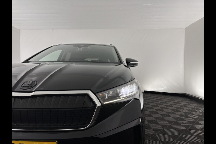 Škoda ENYAQ iV 60 [ 3-Fase-11kW ] {SOH-88%} (INCL-BTW) *LEATHER-FABRIC | FULL-LED | DIGI-COCKPIT | CAMERA | KEYLESS | NAVI-FULLMAP | AMBIENTLIGHT | ECC | HEATED-COMFORTSEATS | PRIVACY-GLASS | DAB+ | PDC | CRUISE | 19"ALU*