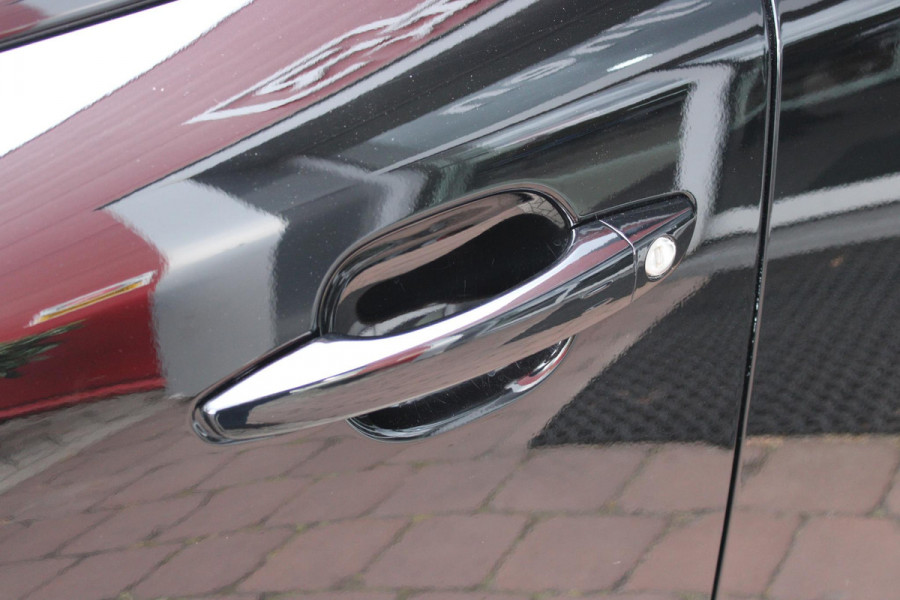 Peugeot 2008 1.2 Hybrid 145PK AUTOMAAT GT | ELEKTRISCH BEDIENBARE BESTUURDERSSTOEL | NAVIGATIE | FULL LED KOPLAMPEN | DRAADLOZE APPLE CARPLAY/ANDROID AUTO | ADAPTIVE CRUISE CONTROL | CAMERA VOOR + ACHTER | CLIMATE CONTROL | LICHTMETALEN VELGEN 17" | KEYLESS ENTRY/START | DAB+ RADIO | ALCANTARA/LEDEREN BEKLEDING  | DODEHOEK DETECTIE | PARKEERSENSOREN VOOR + ACHTER | STOEL VERWARMING | DRAADLOZE TELEFOONLADER |