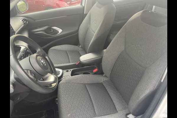 Toyota Yaris Cross 1.5 Hybrid 115 Active Bi-Tone | Apple Carplay & AndroidAUTO | Camera | Privacy Glass |