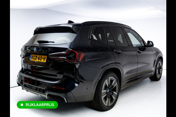BMW iX3 M-Sport High Executive 80 kWh | Pano | Leder | Led | Shadowline | Stoelverwarming | Camera | Carbon black metallic
