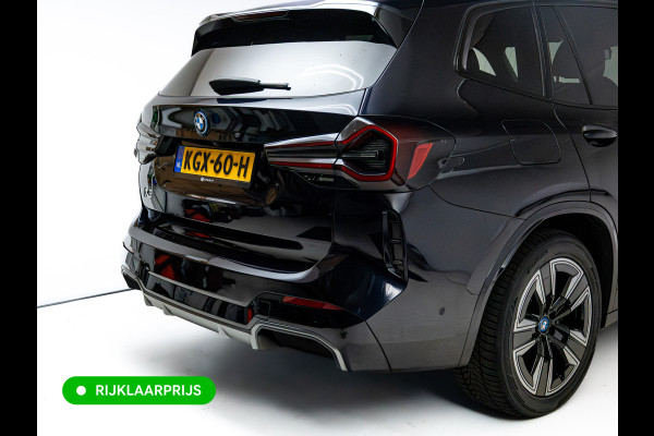 BMW iX3 M-Sport High Executive 80 kWh | Pano | Leder | Led | Shadowline | Stoelverwarming | Camera | Carbon black metallic