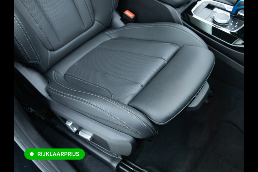BMW iX3 M-Sport High Executive 80 kWh | Pano | Leder | Led | Shadowline | Stoelverwarming | Camera | Carbon black metallic