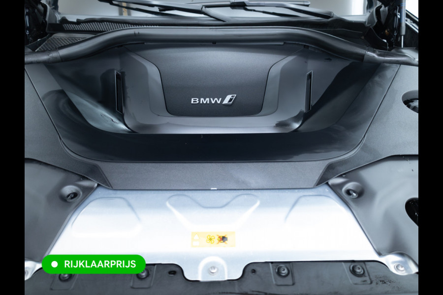 BMW iX3 M-Sport High Executive 80 kWh | Pano | Leder | Led | Shadowline | Stoelverwarming | Camera | Carbon black metallic