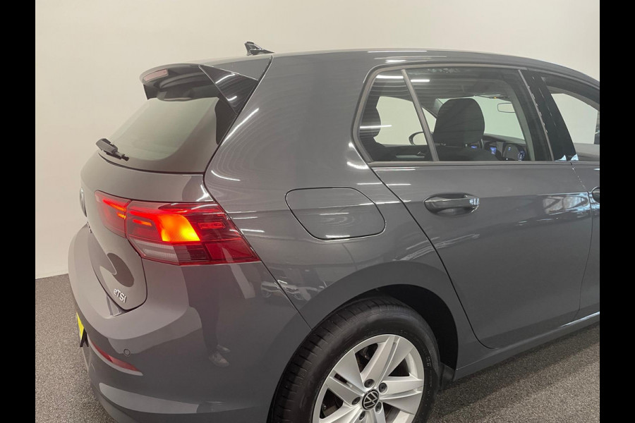 Volkswagen Golf 1.0 eTSI DSG Life Navigatie Apple Carplay/Android Auto Parkeersensoren Adaptieve Cruise Control Sfeerverlichting Virtual Cockpit Climate Control Lichtmetalen velgen