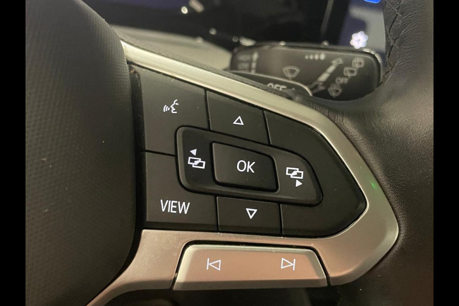 Volkswagen Golf 1.0 eTSI DSG Life Navigatie Apple Carplay/Android Auto Parkeersensoren Adaptieve Cruise Control Sfeerverlichting Virtual Cockpit Climate Control Lichtmetalen velgen