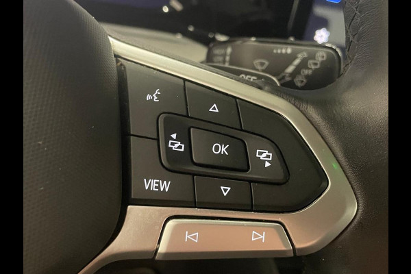 Volkswagen Golf 1.0 eTSI DSG Life Navigatie Apple Carplay/Android Auto Parkeersensoren Adaptieve Cruise Control Sfeerverlichting Virtual Cockpit Climate Control Lichtmetalen velgen