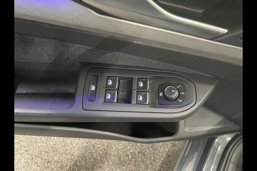 Volkswagen Golf 1.0 eTSI DSG Life Navigatie Apple Carplay/Android Auto Parkeersensoren Adaptieve Cruise Control Sfeerverlichting Virtual Cockpit Climate Control Lichtmetalen velgen