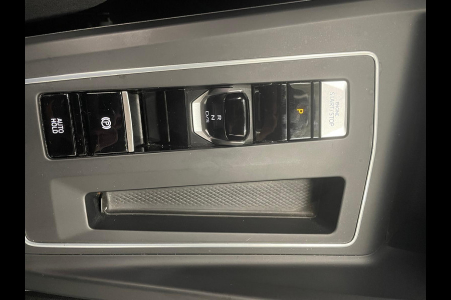 Volkswagen Golf 1.0 eTSI DSG Life Navigatie Apple Carplay/Android Auto Parkeersensoren Adaptieve Cruise Control Sfeerverlichting Virtual Cockpit Climate Control Lichtmetalen velgen