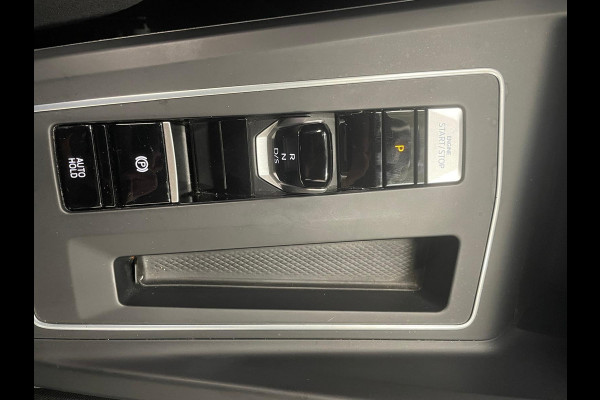 Volkswagen Golf 1.0 eTSI DSG Life Navigatie Apple Carplay/Android Auto Parkeersensoren Adaptieve Cruise Control Sfeerverlichting Virtual Cockpit Climate Control Lichtmetalen velgen