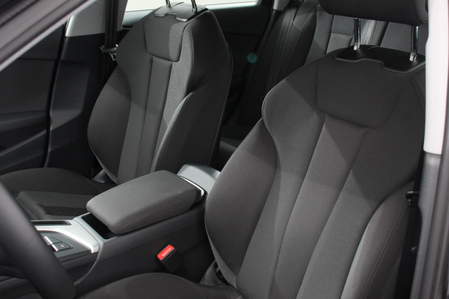 Audi A4 Avant 40 TFSI 204 pk S-tronic S Line Plus Navigatie Adaptive Cruise Control Parkeersensoren Lane Assist Elektrische achterklep Stoelverwarming Ledverlichting Virtual Cockpit Climatronic