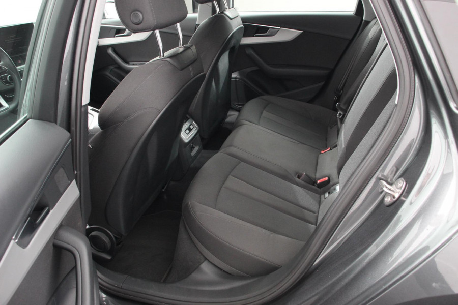 Audi A4 Avant 40 TFSI 204 pk S-tronic S Line Plus Navigatie Adaptive Cruise Control Parkeersensoren Lane Assist Elektrische achterklep Stoelverwarming Ledverlichting Virtual Cockpit Climatronic