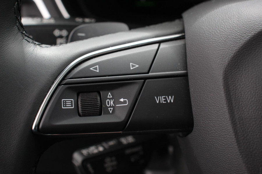 Audi A4 Avant 40 TFSI 204 pk S-tronic S Line Plus Navigatie Adaptive Cruise Control Parkeersensoren Lane Assist Elektrische achterklep Stoelverwarming Ledverlichting Virtual Cockpit Climatronic