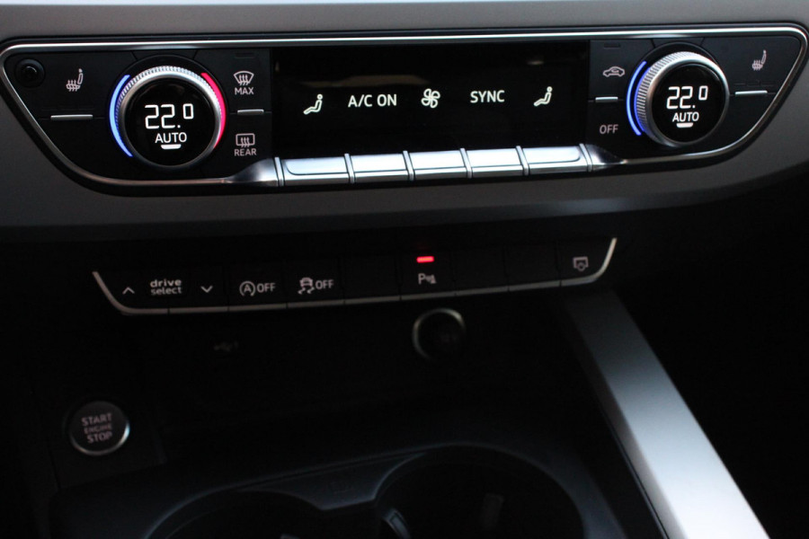 Audi A4 Avant 40 TFSI 204 pk S-tronic S Line Plus Navigatie Adaptive Cruise Control Parkeersensoren Lane Assist Elektrische achterklep Stoelverwarming Ledverlichting Virtual Cockpit Climatronic