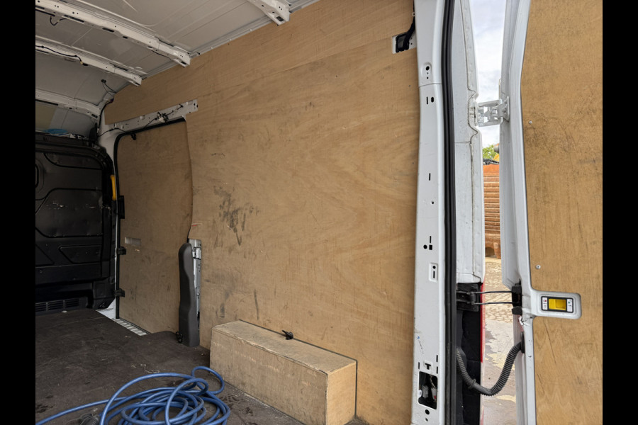 Ford E-Transit 68kWh 184PK L3H3 317km WLTP 96% (SOH) BEV Snelladen Camera Cruise control Climate control Carplay Navigatie Laadkabel Parkeersensoren