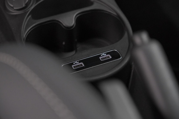 Fiat 500C 1.0 Hybrid Dolcevita | Elektrisch Vouwdak | Apple Carplay | Parkeersensoren | Climate Control