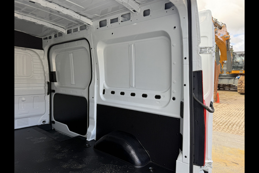 Maxus eDeliver 9 72kWh Nieuw Elektrisch 72kWh 280km WLTP L2H2 204PK ACC Stoelverwarming Snelladen LED Airco BPM Vrij