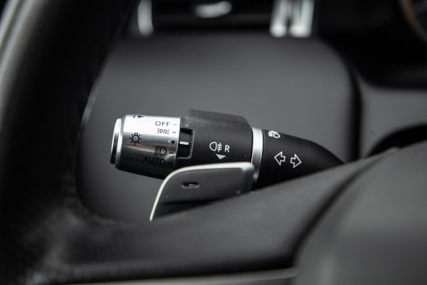 Land Rover Discovery Sport P300e 1.5 R-Dynamic HSE CARPLAY / LEER / DEALER ONDERHOUDEN / CAMERA