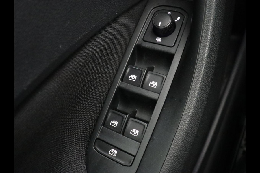 Škoda Kamiq 1.0 TSI Sport | Virtual Cockpit | Carplay | Navigatie | Sportstoelen | 17'' | Full LED | Climate control | Parkeerhulp | Cruise control | Bluetooth