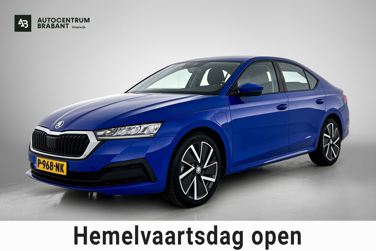 Škoda Octavia 1.4 TSI iV PHEV Business Edition| 204PK | LAGE KM! | Perf onderH | Add cruise | Lane Ass | Carplay | TrekH |