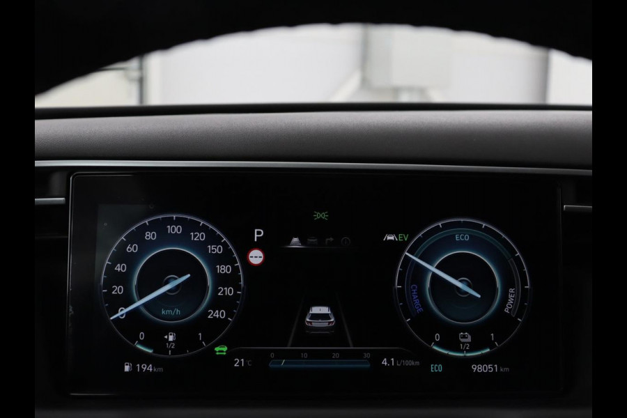 Hyundai Tucson 1.6 T-GDI PHEV Comfort 4WD | SOH 96% | Stoelverwarming | Trekhaak | Adaptive cruise | Camera | Carplay | Full LED | Navigatie | DAB | Keyless | Climate control | Plug In