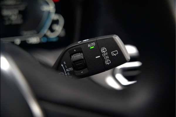 BMW 3 Serie Touring 320e xDrive Business Edition Plus Sport | Laser Led | Vol Leer | Stuurverwarming | Stoelverwarming | Keyless | Head-Up Display | Apple Carplay | Navigatie | SOH 86%