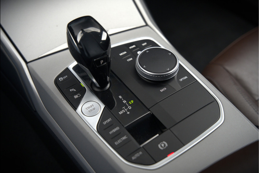 BMW 3 Serie Touring 320e xDrive Business Edition Plus Sport | Laser Led | Vol Leer | Stuurverwarming | Stoelverwarming | Keyless | Head-Up Display | Apple Carplay | Navigatie | SOH 86%
