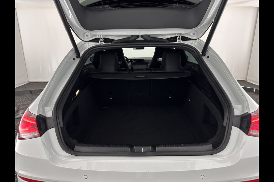 Mercedes-Benz CLA-Klasse Shooting Brake 200 AMG-Sportpack Business Solution (INCL-BTW) Aut. *LEATHER-MICROFIBRE | FULL-LED | HEATED-SPORTSEATS | DIGI-COCKPIT | DAB+ | NAVI-FULLMAP | CAMERA | PRIVACYGLASS | SHIFTPADDLES | 18''ALU*